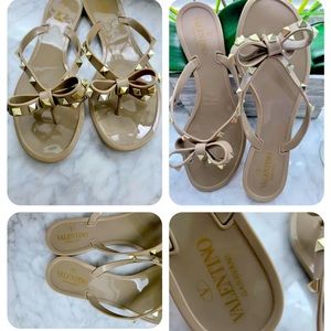 Garavani Rockstud Jelly Thong.